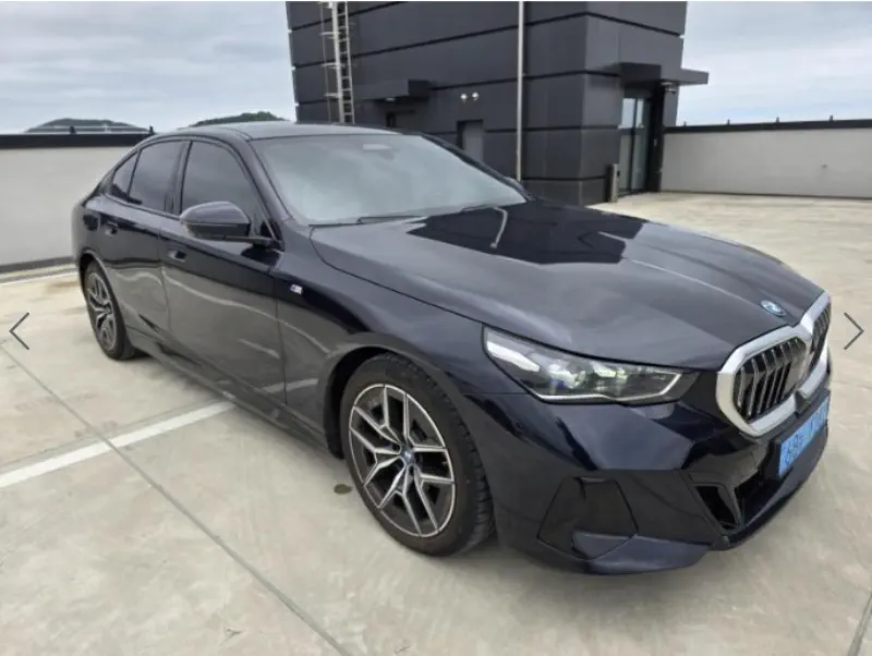 BMW i5