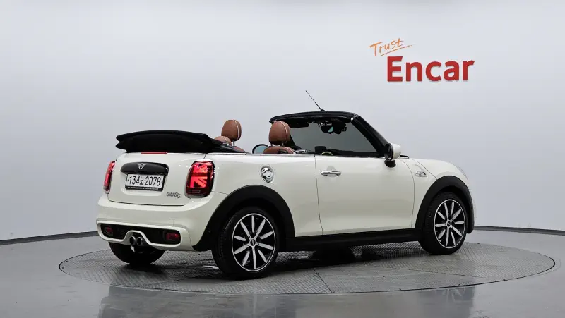 MINI Cabrio