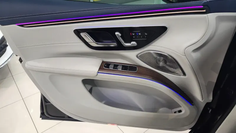 Mercedes-Benz EQS SUV
