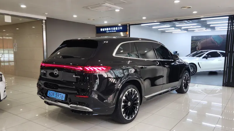 Mercedes-Benz EQS SUV