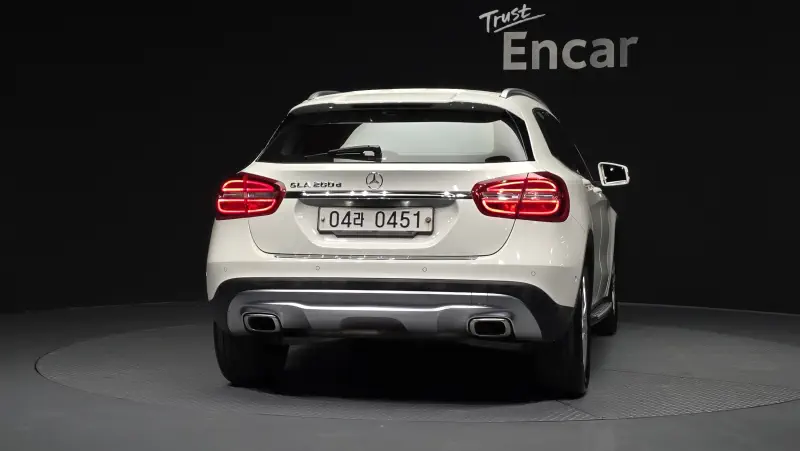 Mercedes-Benz GLA-Class
