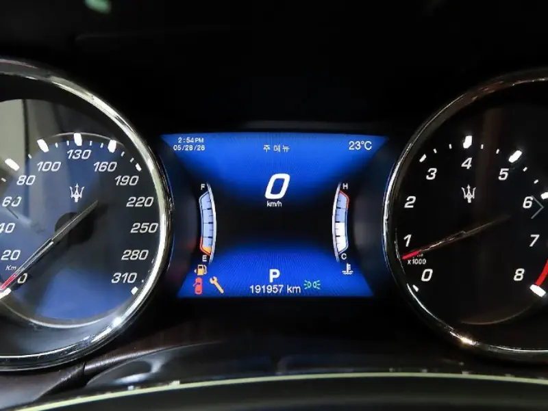 Maserati Quattroporte