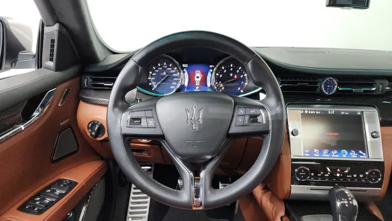 Maserati Quattroporte