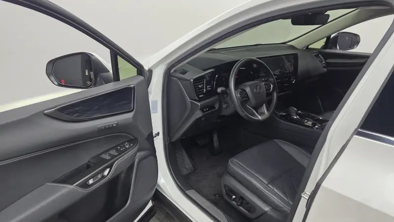 Lexus NX450h+