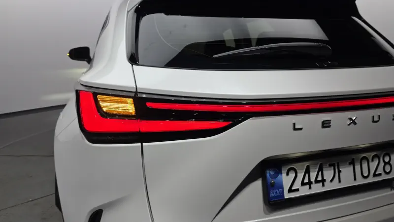 Lexus NX450h+