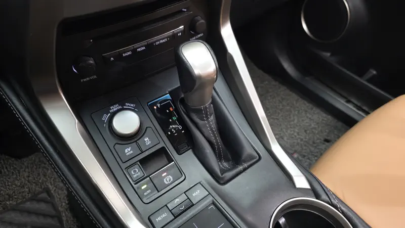 Lexus NX300h