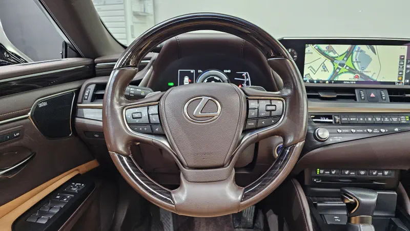 Lexus ES300h