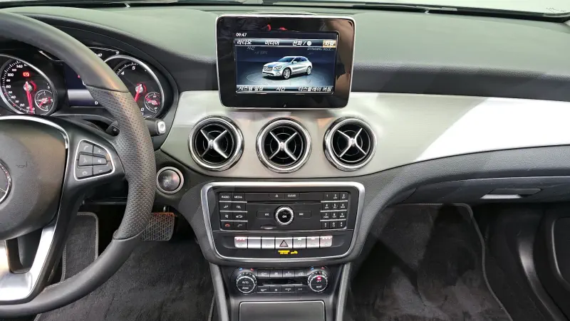 Mercedes-Benz GLA-Class