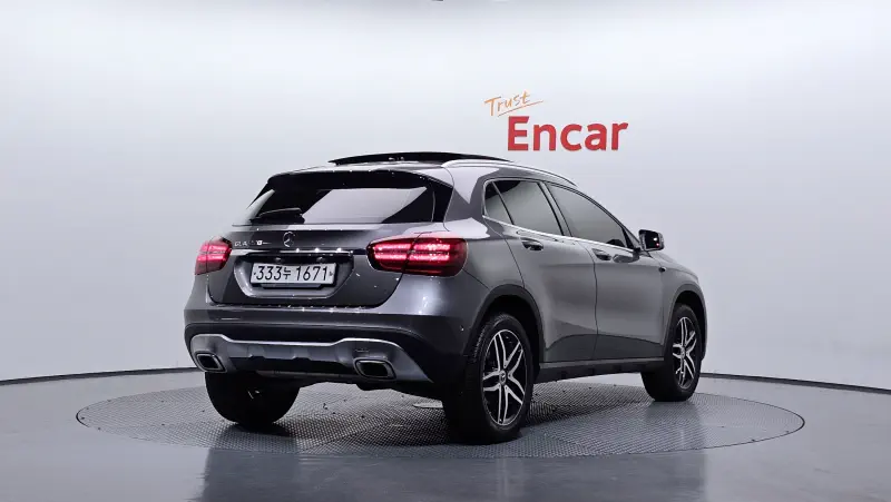 Mercedes-Benz GLA-Class