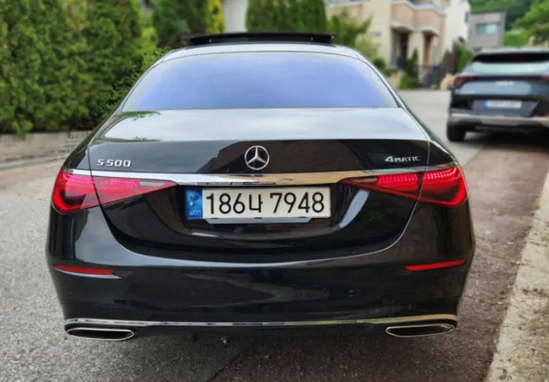 Mercedes-Benz S-Class