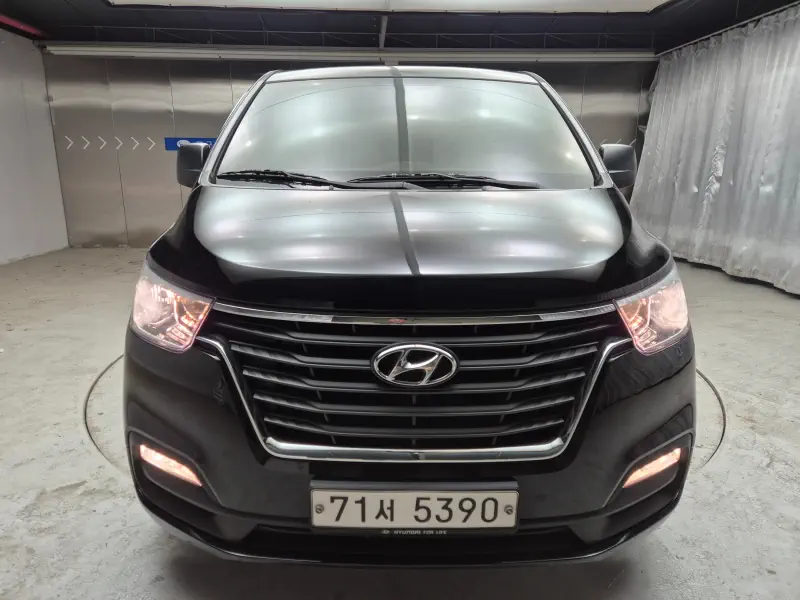 Hyundai Grand Starex