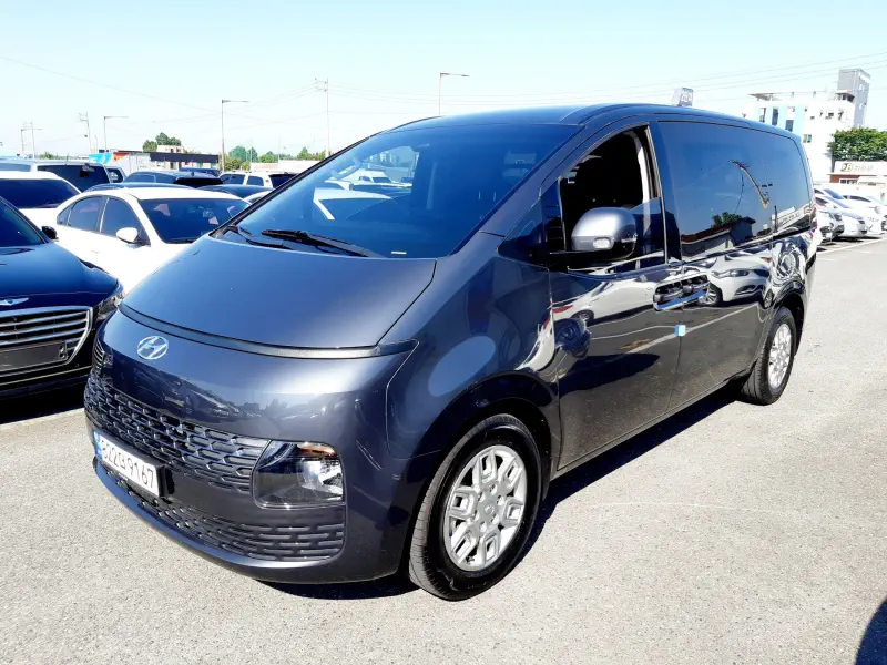 Hyundai Staria