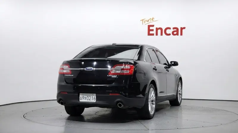 Ford Taurus