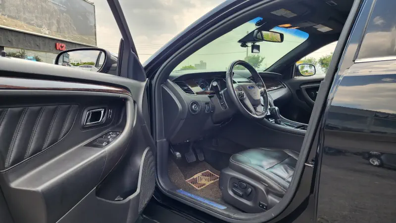 Ford Taurus