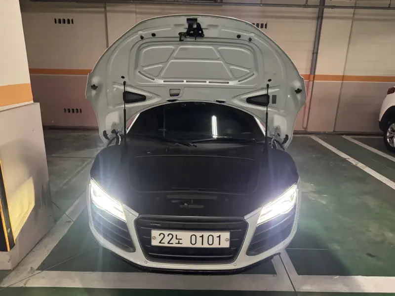 Audi R8