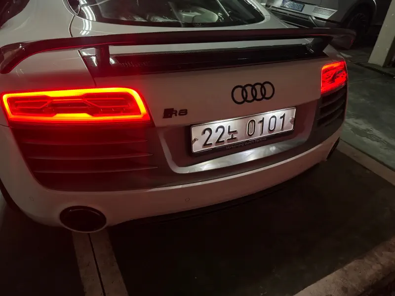 Audi R8