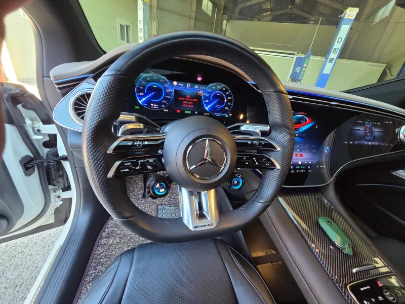 Mercedes-Benz EQS