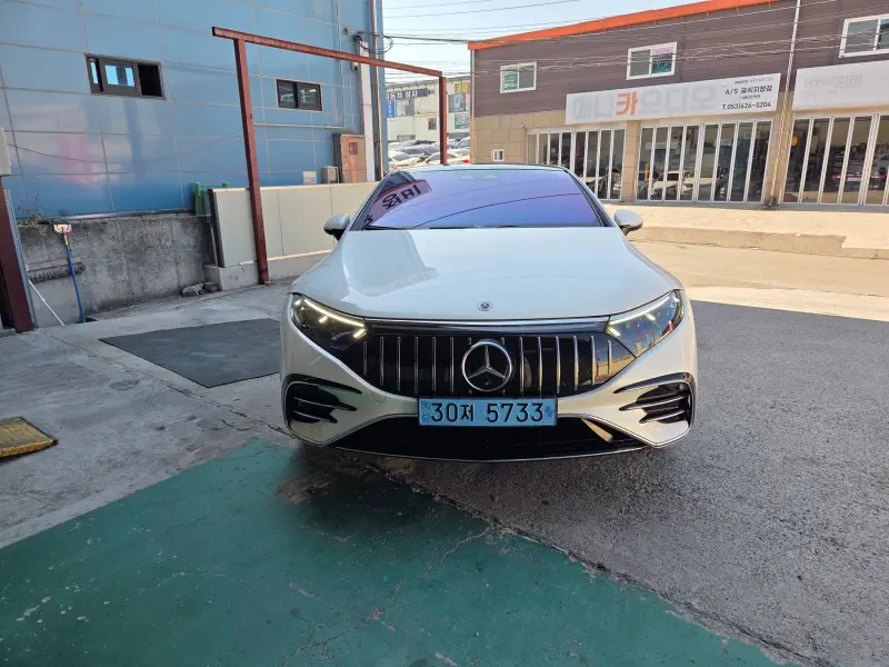 Mercedes-Benz EQS