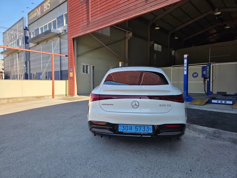 Mercedes-Benz EQS