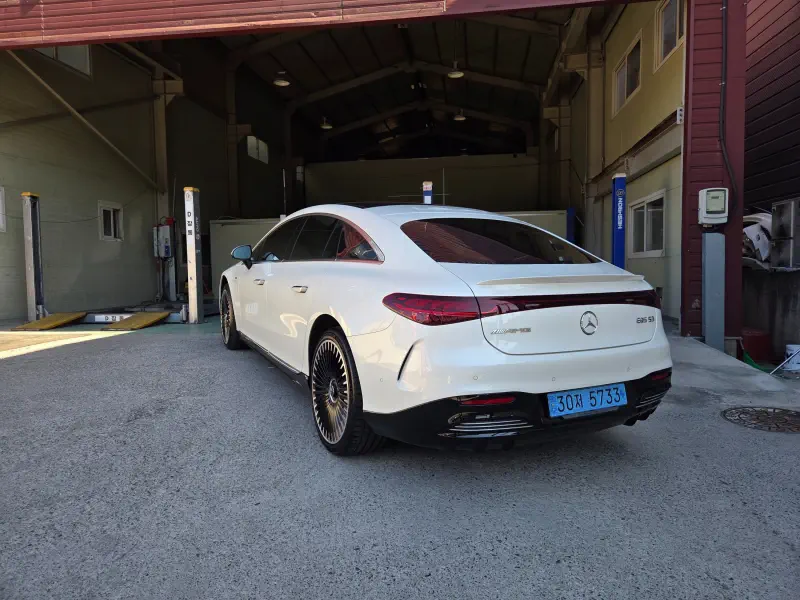 Mercedes-Benz EQS