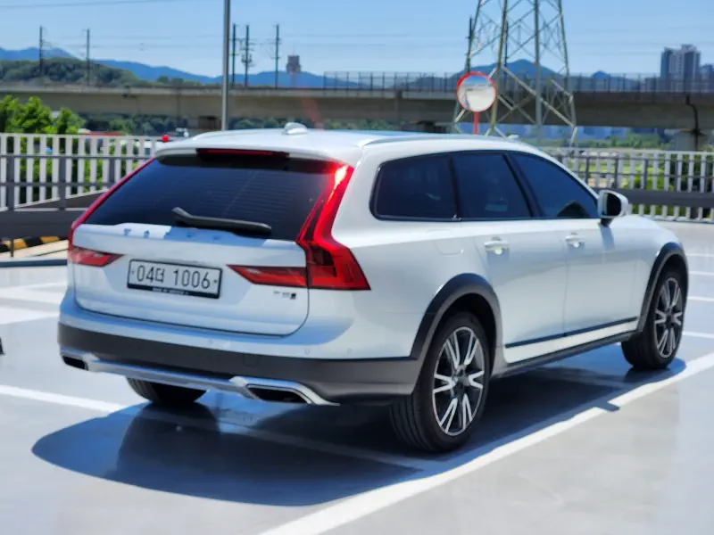 Volvo V90