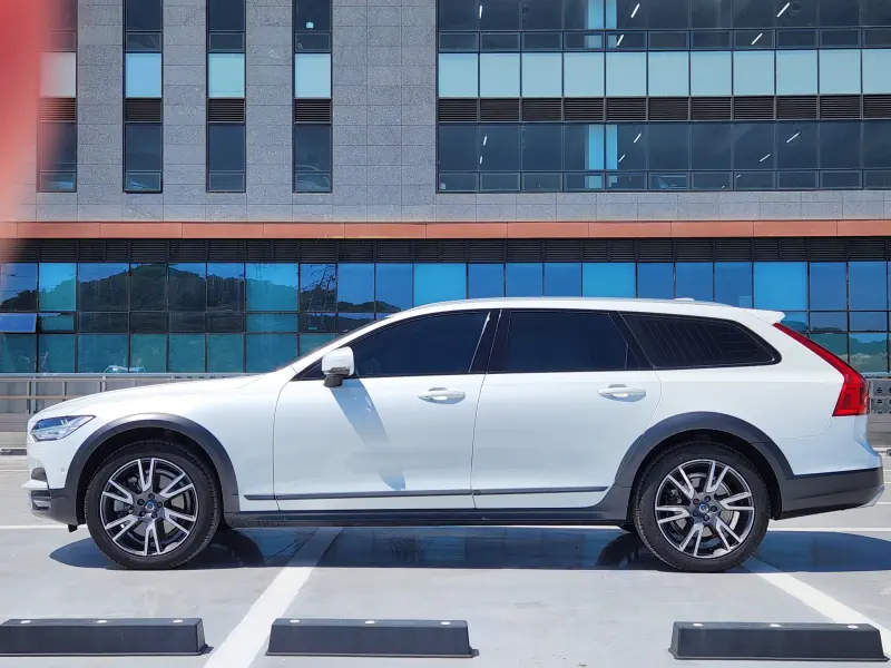 Volvo V90