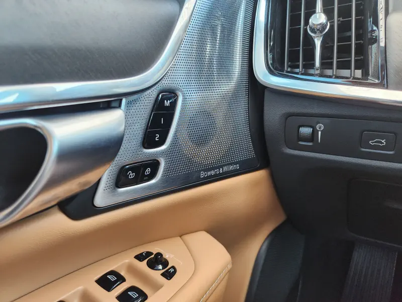 Volvo V90