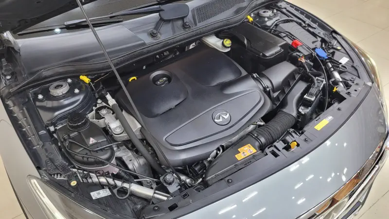 Infiniti Q30
