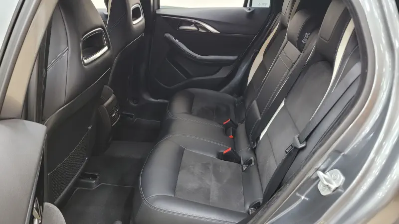 Infiniti Q30