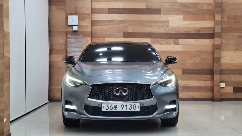 Infiniti Q30