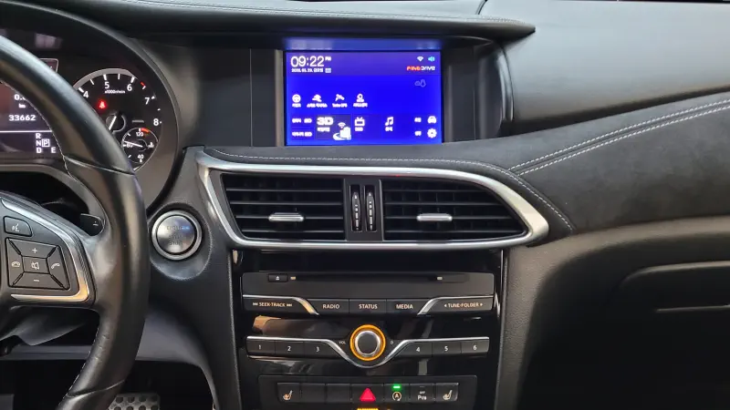 Infiniti Q30