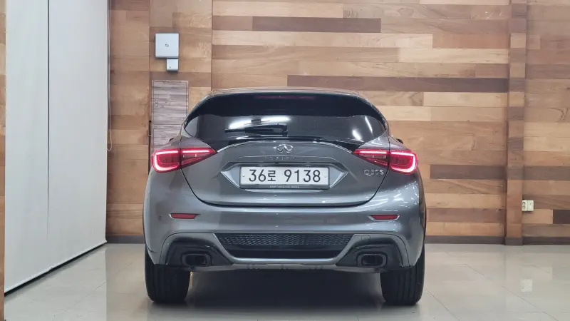 Infiniti Q30