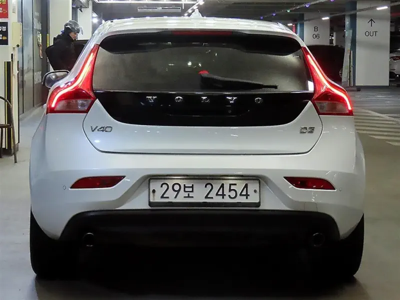 Volvo V40