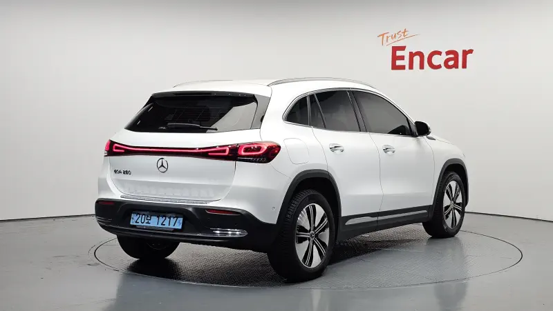 Mercedes-Benz EQA