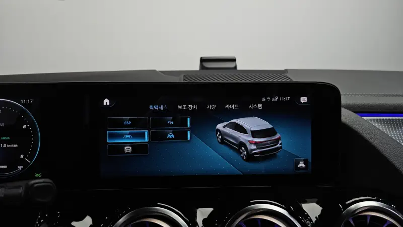 Mercedes-Benz EQA