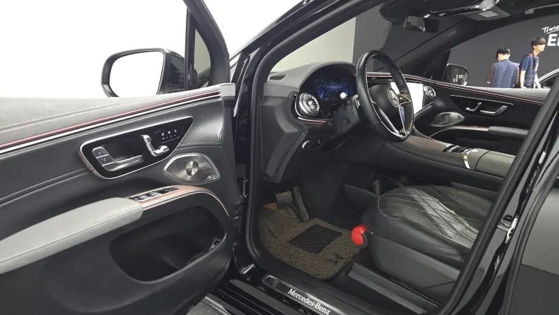 Mercedes-Benz EQS SUV
