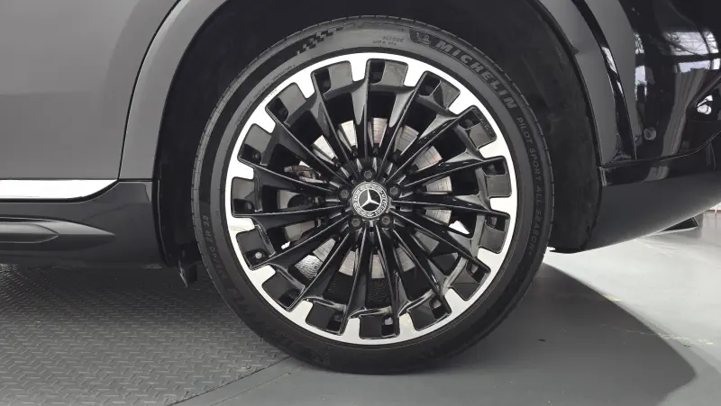 Mercedes-Benz EQS SUV