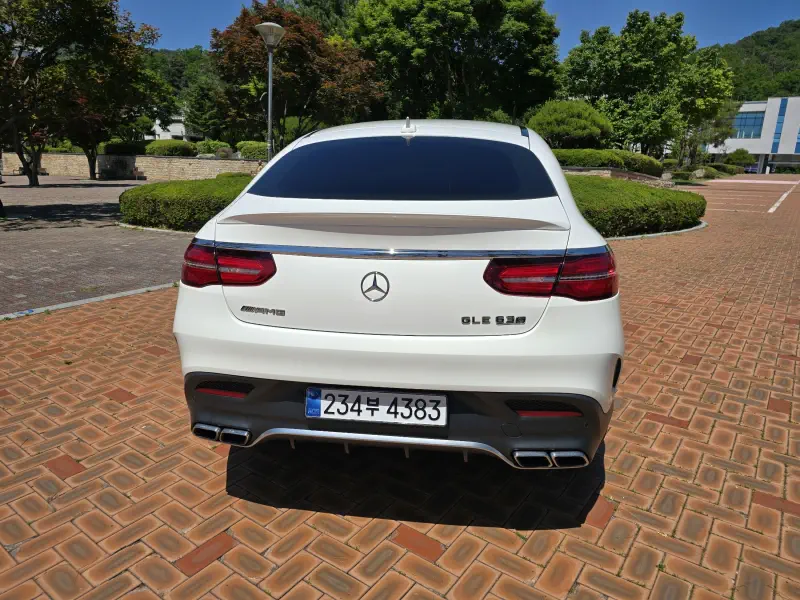 Mercedes-Benz GLE-Class