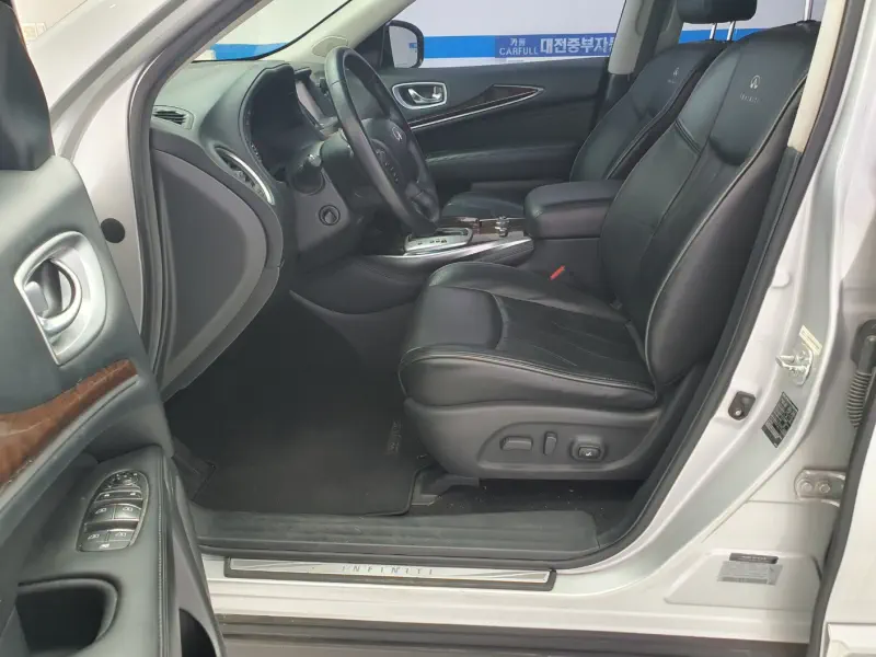 Infiniti JX35