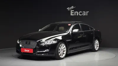 Jaguar XJ