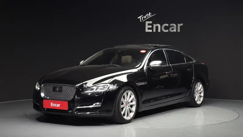Jaguar XJ
