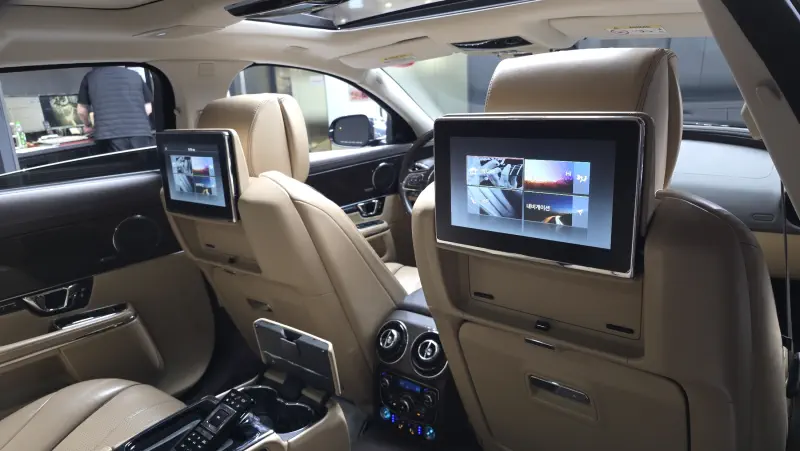Jaguar XJ