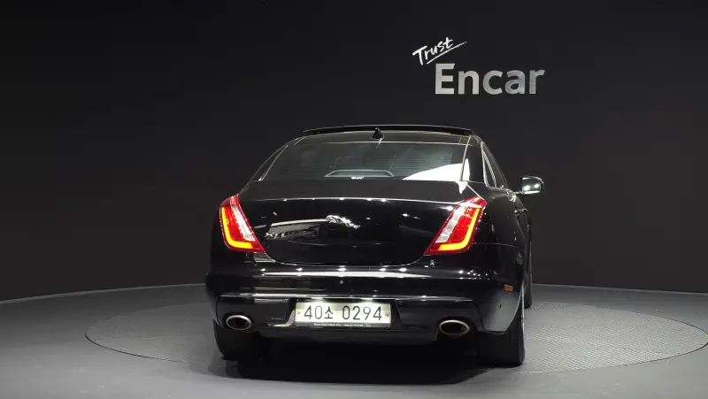 Jaguar XJ