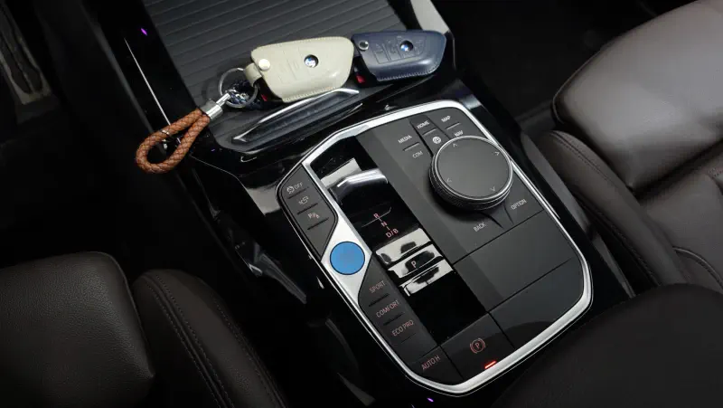 BMW iX3