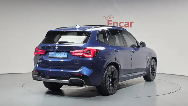 BMW iX3