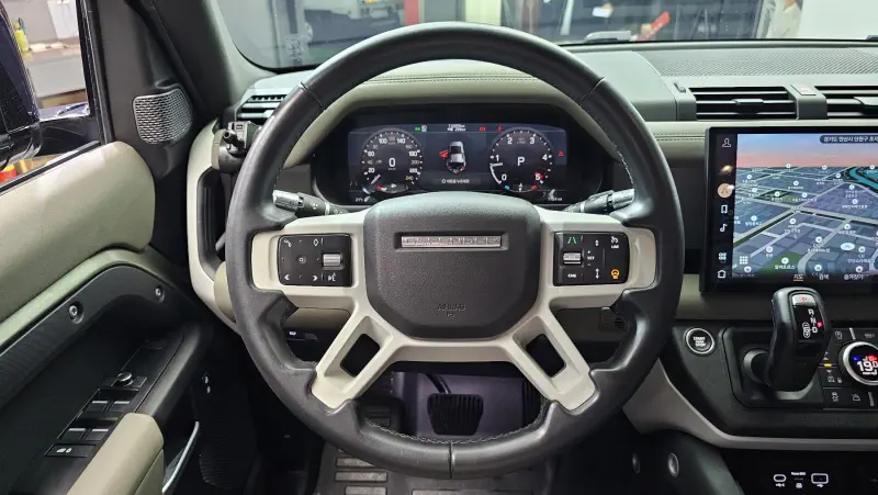 Land Rover Defender