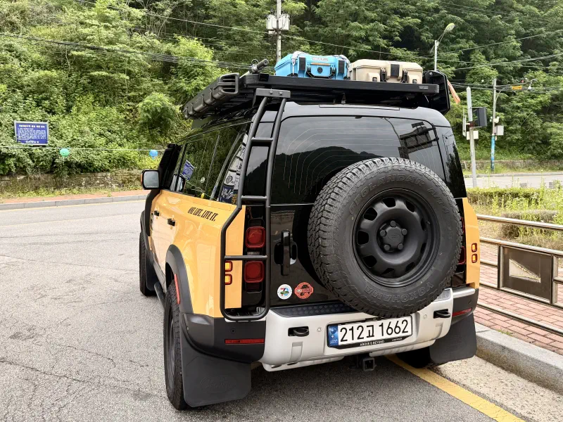 Land Rover Defender