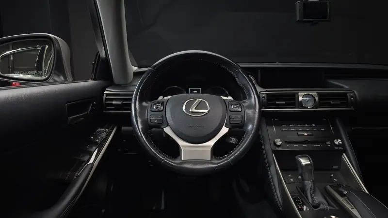 Lexus IS200t