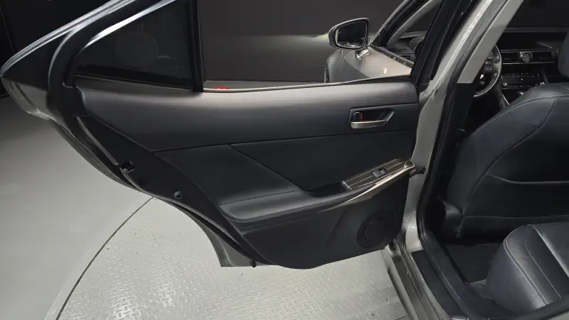 Lexus IS200t