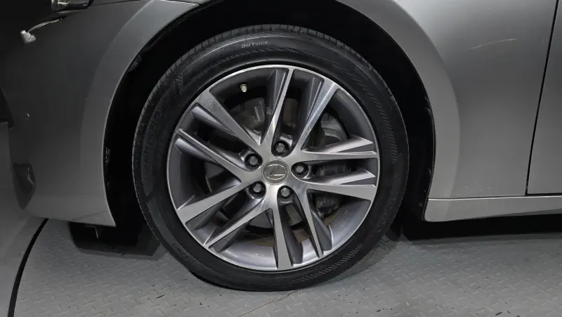 Lexus IS200t